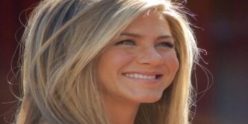 Subastan desnudo artístico de Jennifer Aniston para ayudar en pandemia