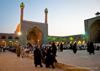 Abrirá Irán mezquitas a pesar de pandemia por Covid-19