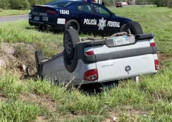 Vuelca pareja en la carretera Victoria-El Mante