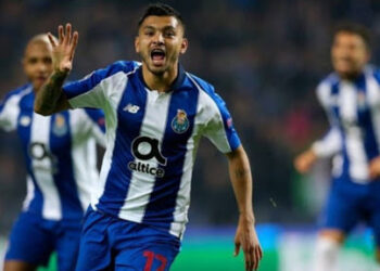 ‘Tecatito’ le da victoria al Porto con golazo