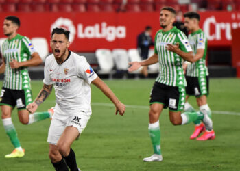 Betis tropieza ante el Sevilla con Lainez en el campo