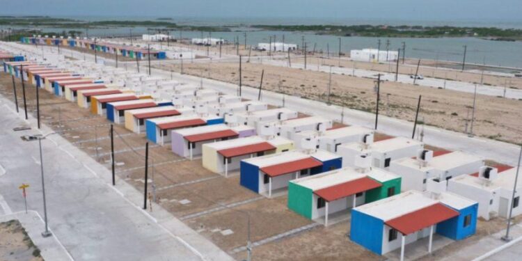 Entrega Gobierno de Tamaulipas viviendas a familias de pescadores en Matamoros