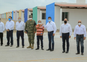 Entrega Gobierno de Tamaulipas viviendas a familias de pescadores en Matamoros