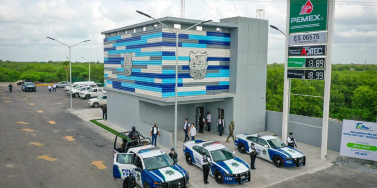 Entrega Gobierno de Tamaulipas viviendas a familias de pescadores en Matamoros