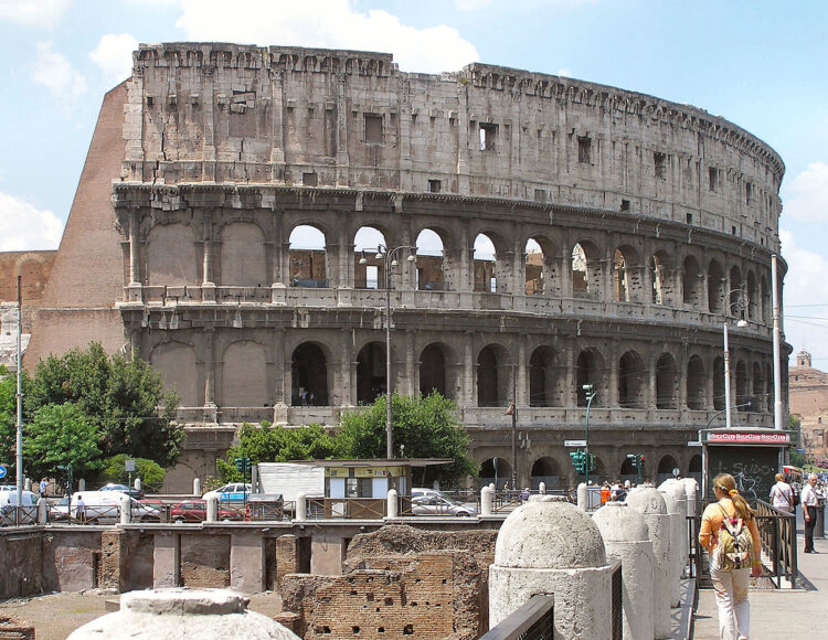 Reabre Coliseo de Roma tras brote de coronavirus
