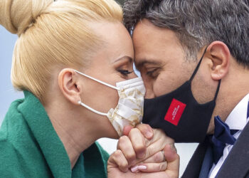 La historia del beso y su futuro ante la pandemia