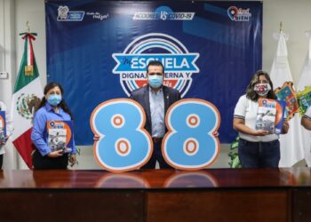 Equipa ‘Mi Escuela Digna’  3 kínder y 1 supervisión