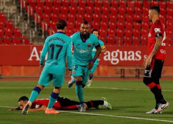 Barcelona regresa con triunfo y sigue de líder en España