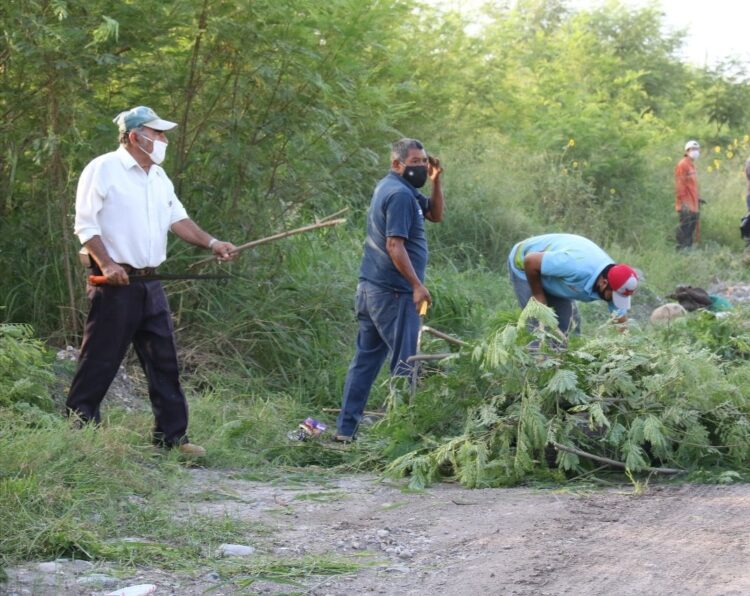 Continúa mantenimiento de drenes pluviales en Victoria.