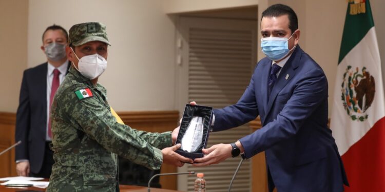 Entregan a médicos distinción “Orgullo NLD”