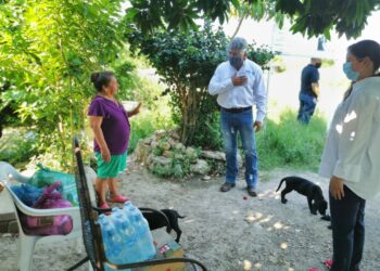 Entregan despensas por emergencia de Covid-19 en colonias de Victoria