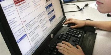 Ofrecen bolsa de trabajo en línea en Victoria