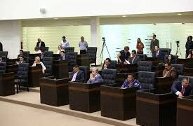 Recibe Congreso Iniciativa de impuesto a empresas contaminantes como CFE