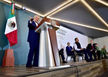 Celebra AMLO reinicio de labores del Congreso para “limpiar” camino al T-MEC