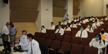 Entregan plazas de internado a estudiantes de Medicina-UAT Tampico
