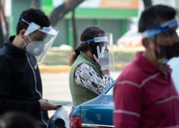 Decretan en Laredo, Texas, uso obligatorio de careta y cubreboca