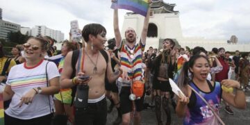 COVID no los detiene ! Realiza TAIWÁN desfile LGBT en plena pandemia