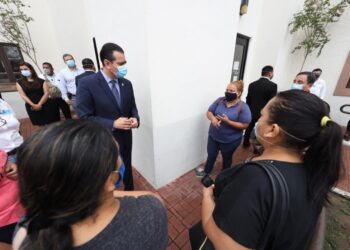 Apoya Rivas a personas  afectadas por desborde de arroyo