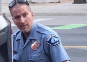 Trasladan a prisión de máxima seguridad a policía que mató a George Floyd