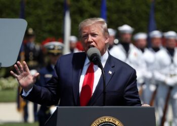 Trump anuncia despliegue de soldados en Washington