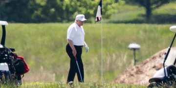 Trump retoma su vida cotidiana, pese a pandemia,