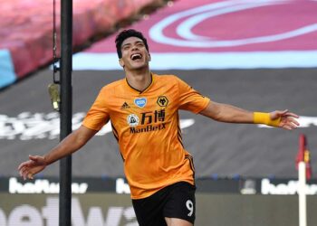 Raúl Jiménez regresa feliz; marca gol con el Wolverhampton