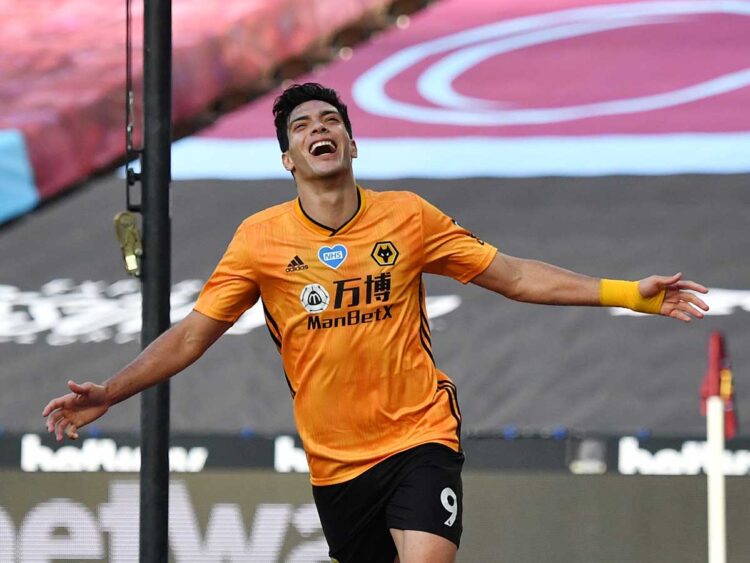 Raúl Jiménez regresa feliz; marca gol con el Wolverhampton