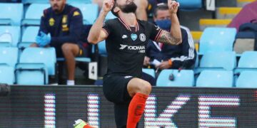 Chelsea remonta y se acerca a la Champions League