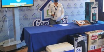 Festejan a Papás victorenses con rifa virtual de regalos.