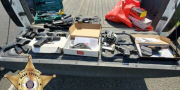 Incauta Sheriff de Laredo, Texas, 14 pistolas