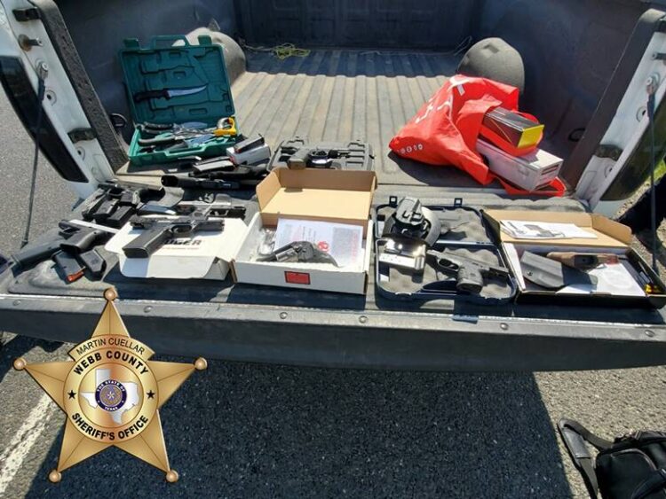 Incauta Sheriff de Laredo, Texas, 14 pistolas