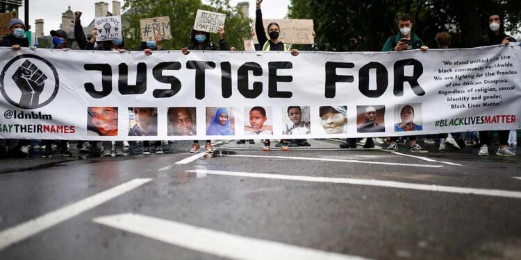 ‘No puedo respirar’, claman miles en todo el mundo