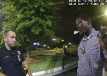 “Homicidio” muerte de afroamericano en Atlanta; reavivan las protestas