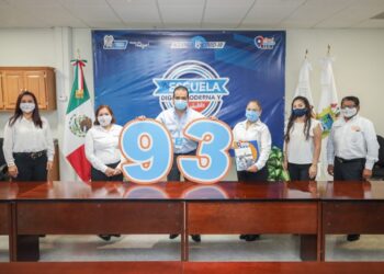 Equipan ‘Escuela Digna’  por primera vez al SNTE en N. Laredo