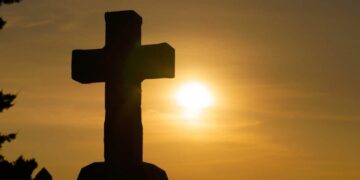 Cae líder religioso tras abusar de más de 20 jóvenes