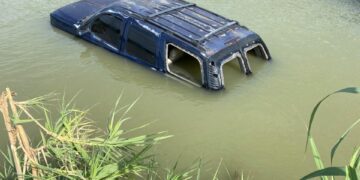 Presunto narco se avienta al río Bravo con todo y camioneta