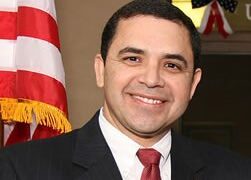 Congresista texano recibe premio Spirit of Enterprise de Cámara de Comercio de EU