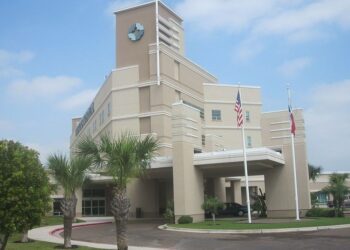 Hospital de Laredo, Texas, a su máxima capacidad