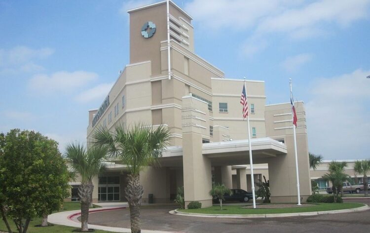 Hospital de Laredo, Texas, a su máxima capacidad