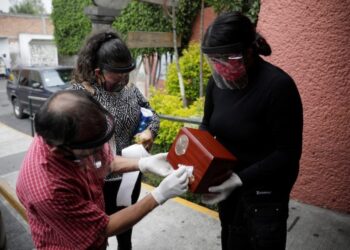 México supera 200 mil casos positivos de covid-19 y 25 mil muertos