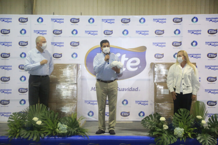 Recibe Gobierno de Tamaulipas 450 mil cubrebocas de empresa Elite