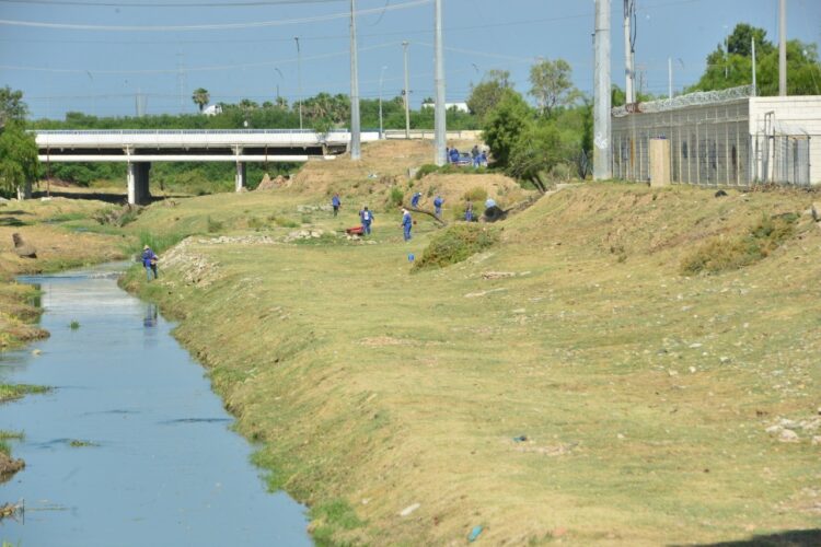 Exhorta a mantener limpios  arroyos, vados y canales
