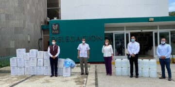 Donan 600 overoles y 3 mil cubrebocas al IMSS-Reynosa
