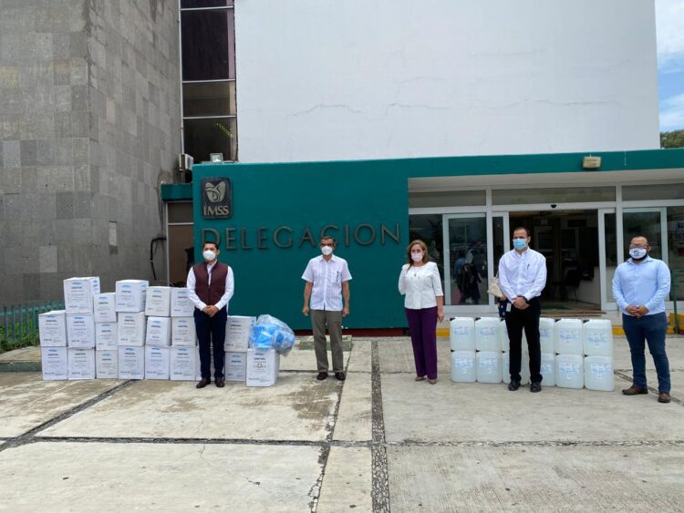 Donan 600 overoles y 3 mil cubrebocas al IMSS-Reynosa