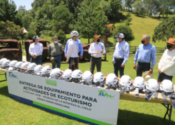 Entrega Gobernador equipo para fortalecer ecoturismo en “El Cielo”