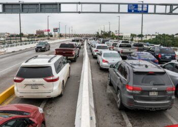 Aplican a estadounidenses el “Hoy no circula” que viajen a Nuevo Laredo