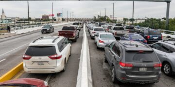 Aplican a estadounidenses el “Hoy no circula” que viajen a Nuevo Laredo