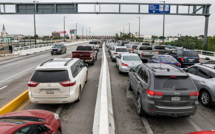 Aplican a estadounidenses el “Hoy no circula” que viajen a Nuevo Laredo