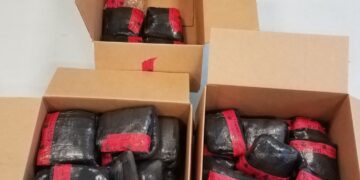 Estadounidense transportaba en su equipaje 60 kilos de metanfetamina