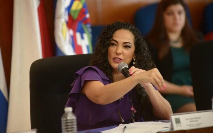 Chocan Diputadas Sosa y Azcárraga en redes por omisión del Congreso Local